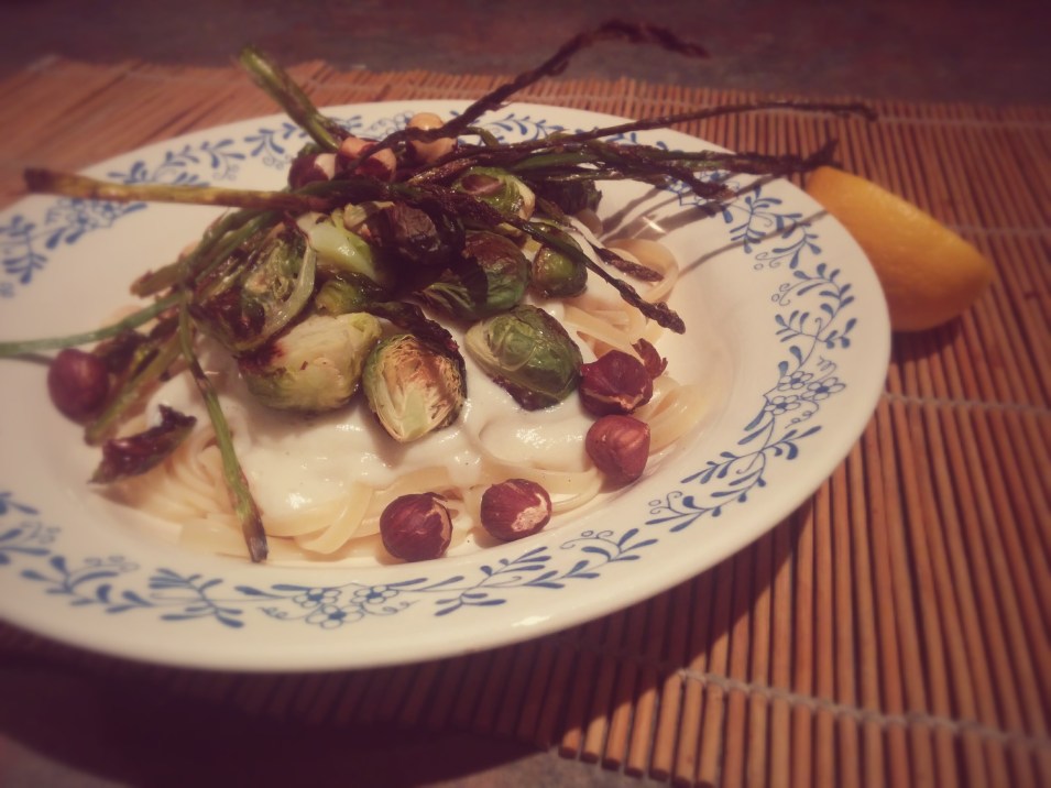 Pâtes béchamel végé au citron, avelines et légumes rôtis