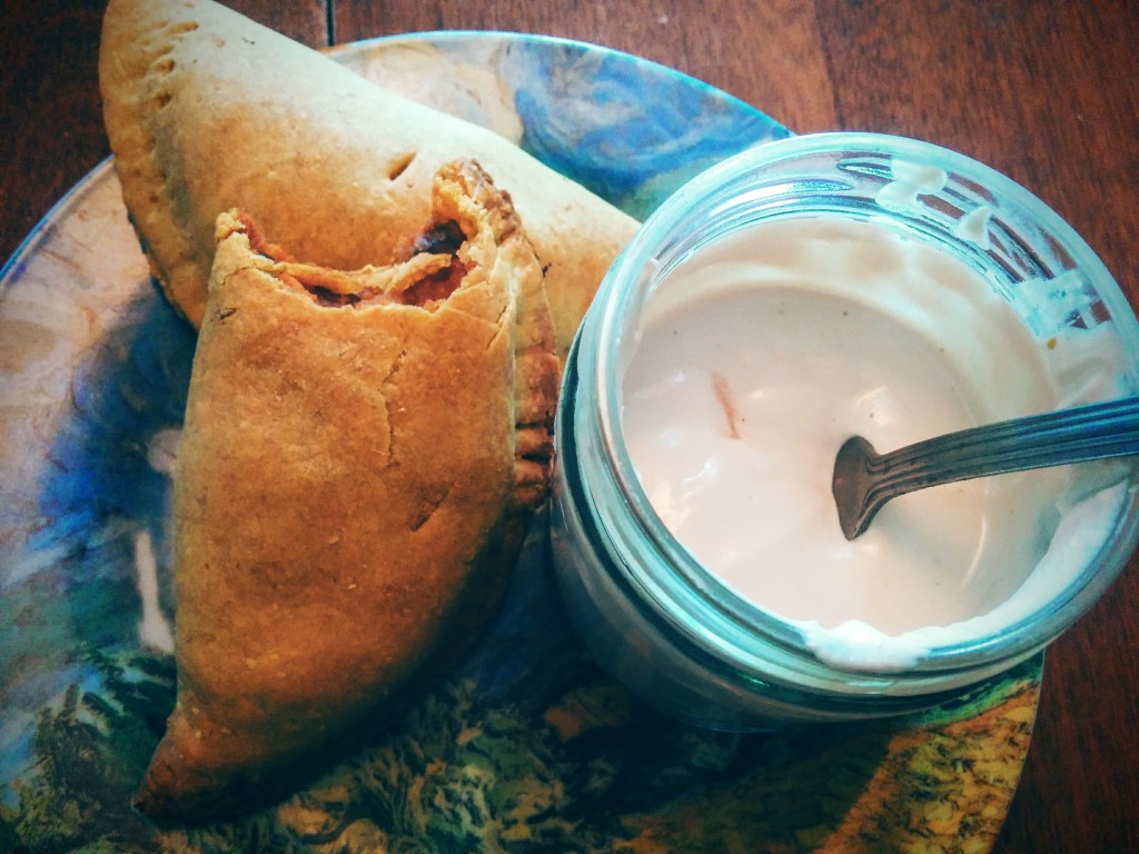 Recette // Empanadas et crème sûre de cajous&nbsp;citronnée
